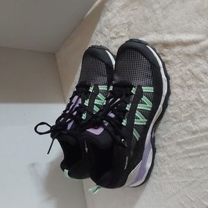 Salomon Women's shelter low leather Sneaker Black/green/white/purple Size 7